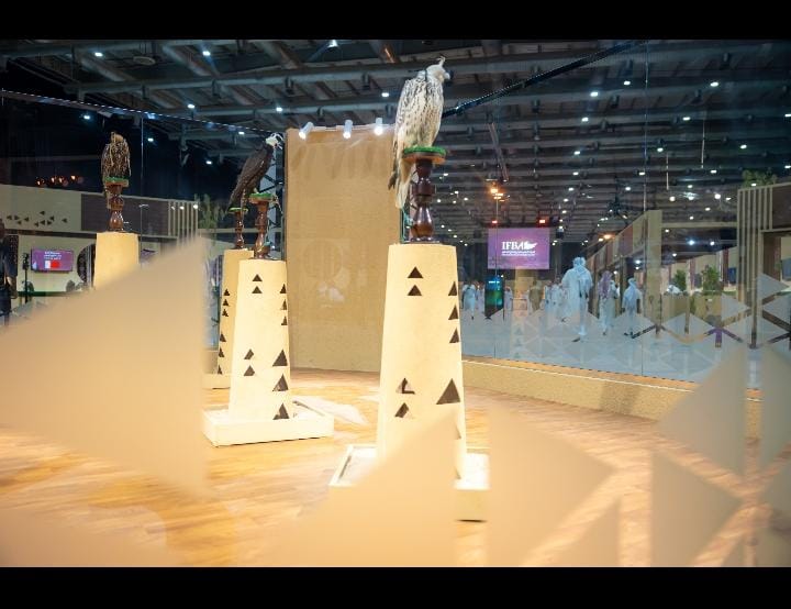 المركز الوطني للصقور يطلق أولى فعالياته بالمزاد الدولي لمزارع إنتاج الصقور في 5 أغسطس المقبل
